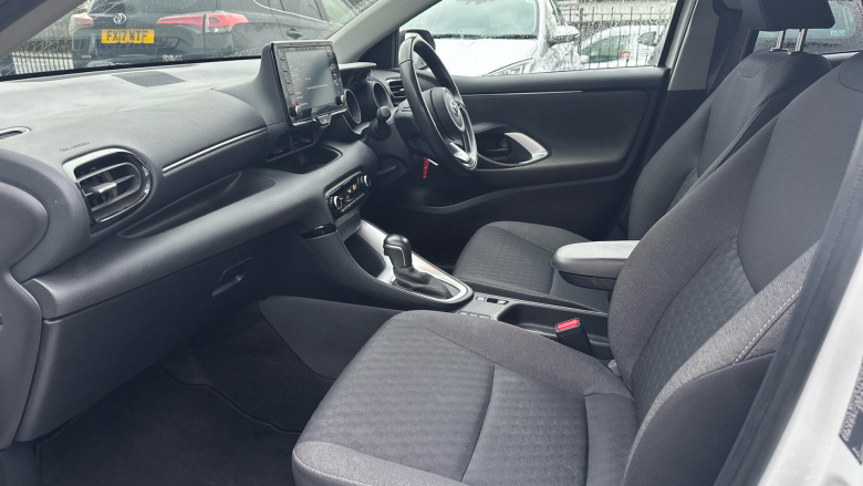 Toyota Yaris 1.5 Hybrid Design 5dr CVT Hybrid Hatchback